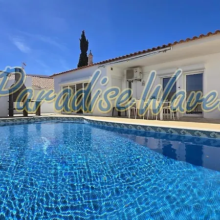 Piscine Privée - By Paradise Waves